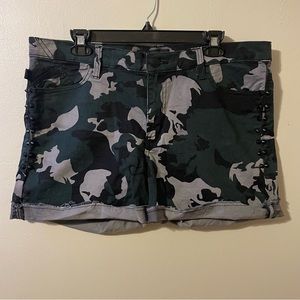 GUC - Rock & Republic Studded Camo Shorts Sz. 14